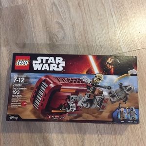 LEGO Star Wars Rey’s Speeder set.